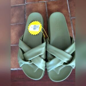 Anthropologie Silent D criss cross slides 💚 sz 39